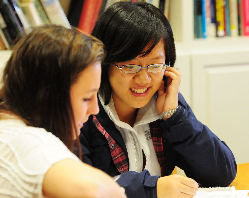 Học bổng chương trình tiếng Anh lên tới $17,000 với University Abroad Program