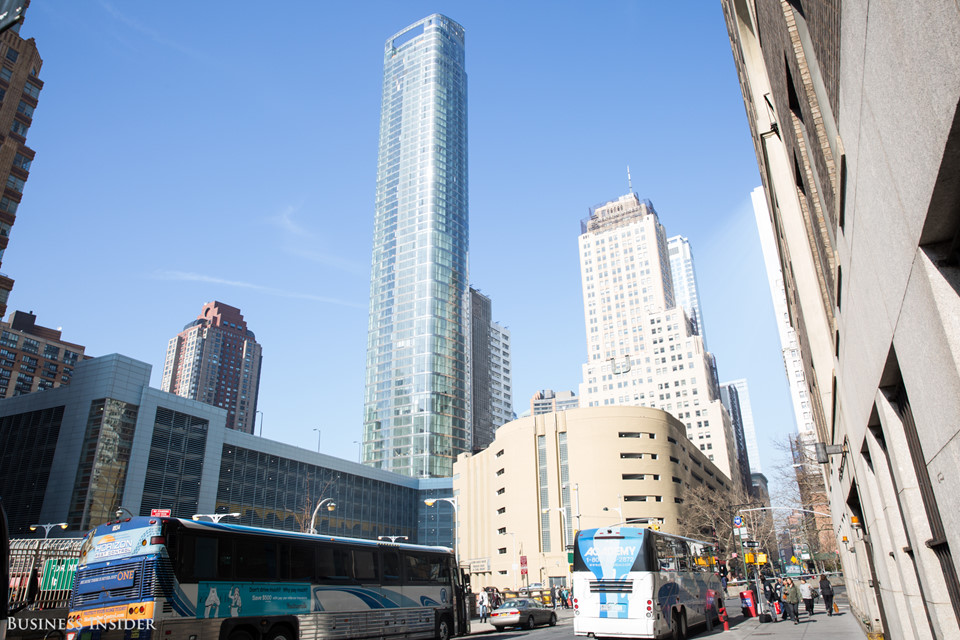 Cuộc sống sang chảnh trong ngôi trường ở trung tâm tài chính New York