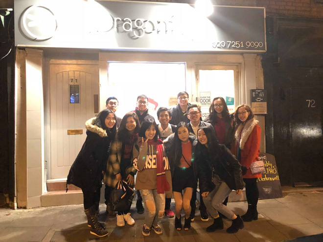 Du học sinh Việt hòa mình vào không khí chào năm mới khắp thế giới