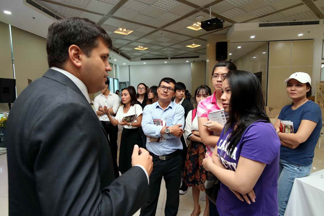 Mỹ sẽ siết chặt quy định với du học sinh lưu trú quá hạn visa