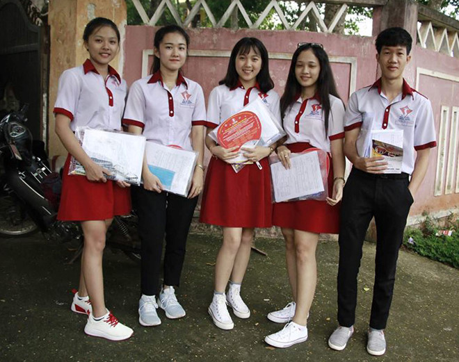 Nữ sinh bị cưa chân thi THPT, quyết tâm đỗ vào ĐH Luật