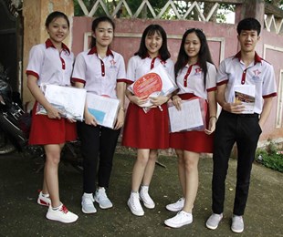 Nữ sinh bị cưa chân thi THPT, quyết tâm đỗ vào ĐH Luật