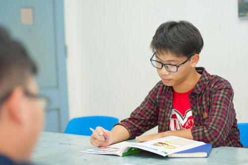 Nghệ An: Nam sinh lớp 10 giành học bổng “đắt giá” 