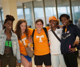 COFFEE TALK: Học bổng du học đến 340tr/năm & Làm việc hưởng lương tại University of Tennessee Knoxville, Mỹ.