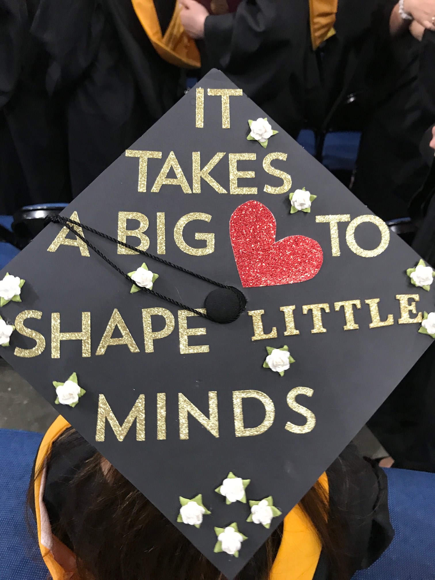 Làm sao để trông thật “chất” trong lễ tốt nghiệp?