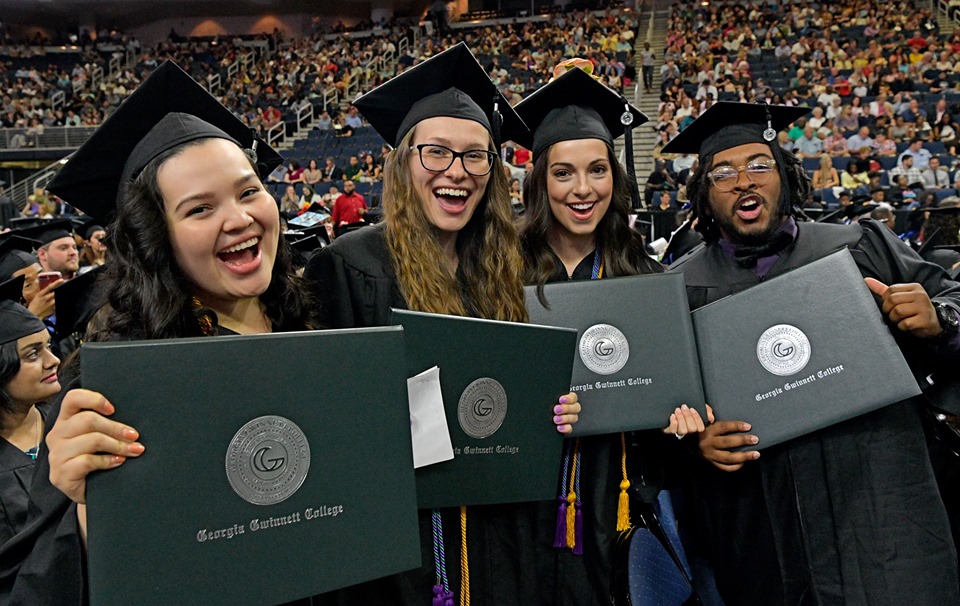 Nhứng hình ảnh tốt nghiệp đáng nhớ tại một số trường đại học tại Mỹ 