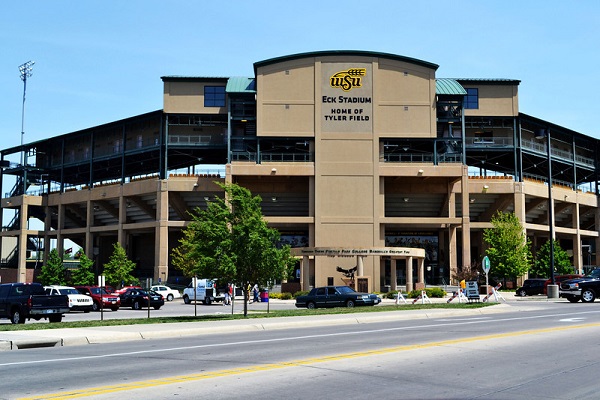 Bạn đã sẵn sàng học tập tại ngôi trường hiện đại toạ lạc tại thành phố yên bình và xinh đẹp bậc nhất nước Mỹ - WICHITA STATE UNIVERSITY CHƯA?