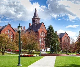 Cơ hội giành học bổng lên tới $10 000/ năm tại THE UNIVERSITY OF VERMONT – top những trường đại học tốt nhất nước Mỹ