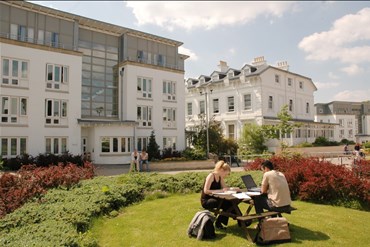 Đại học GLOUCESTERSHIRE - TOP những trường tốt nhất Vương Quốc Anh