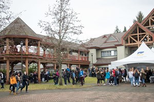 Ngôi trường nhỏ ẩn mình trong thung lũng Cormox tại Vancouver với chi phí phải chăng cùng học bổng lên tới $1500 - chỉ có tại NORTH ISLAND COLLEGE