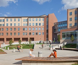 Ngôi trường 125 tuổi - Wichita State University có gì khiến bạn phải dừng chân?