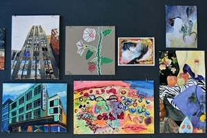 Sảnh chính của The Northwest School có điều gì đặc biệt mà khiến ai đi qua cũng đều phải dừng chân ngắm nhìn?