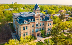 ELMHURST COLLEGE - Cơ hội học bổng lên tới $100,000 (~ 2,3 tỉ VND) cho học sinh/ sinh viên đam mê môi trường giáo dục khai phóng (Liberal Arts)