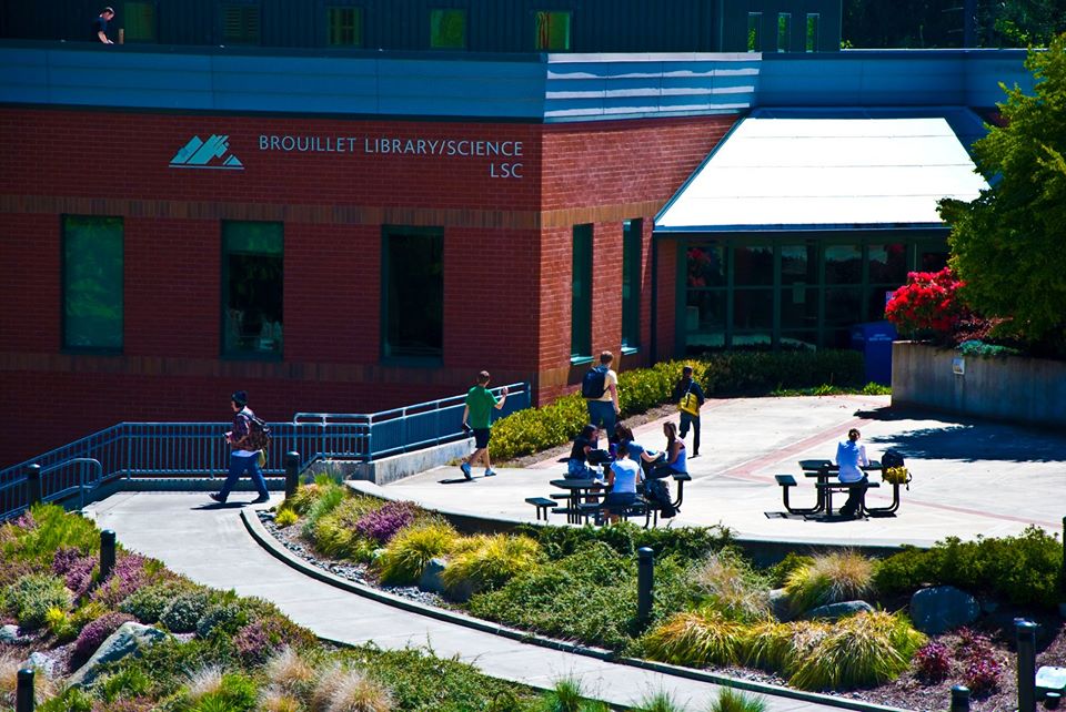 Điều gì khiến Pierce College được đánh giá nằm trong TOP 5 CĐCĐ tốt nhất toàn nước Mỹ ?