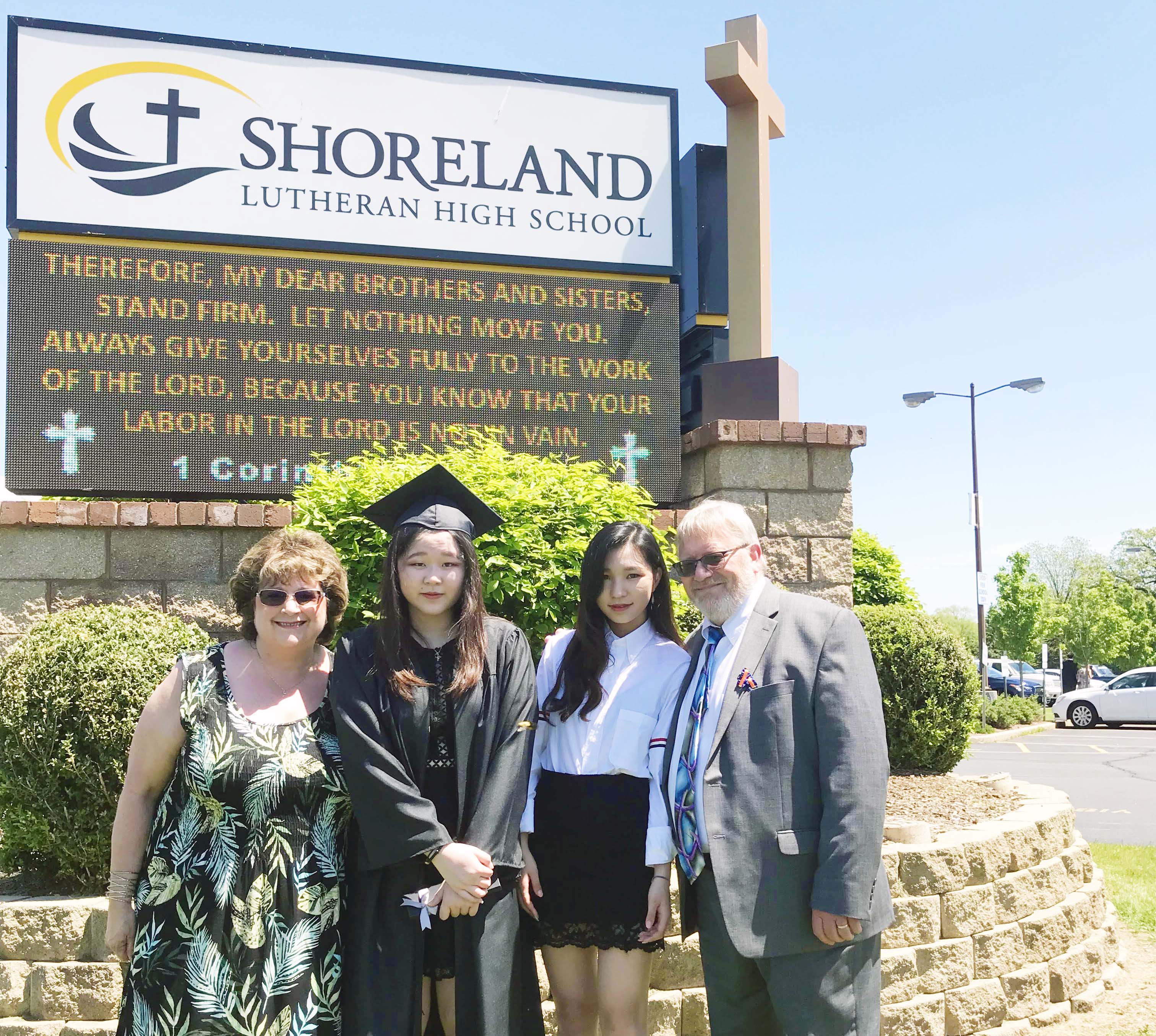 Trường Trung học Shoreland Lutheran - nơi học tập, thực hành, và những trải nghiệm khó quên