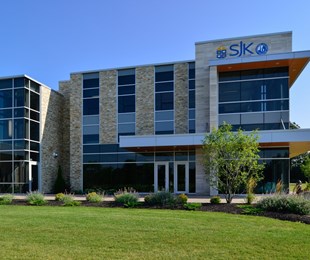 Khám phá trung học St. John’s-Kilmarnock – trường IB top Canada, học bổng 26,700 CAD/năm