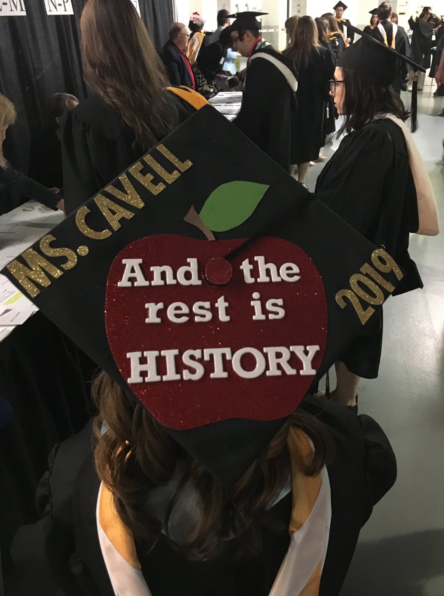 LÀM SAO ĐỂ TRÔNG THẬT “CHẤT” TRONG LỄ TỐT NGHIỆP