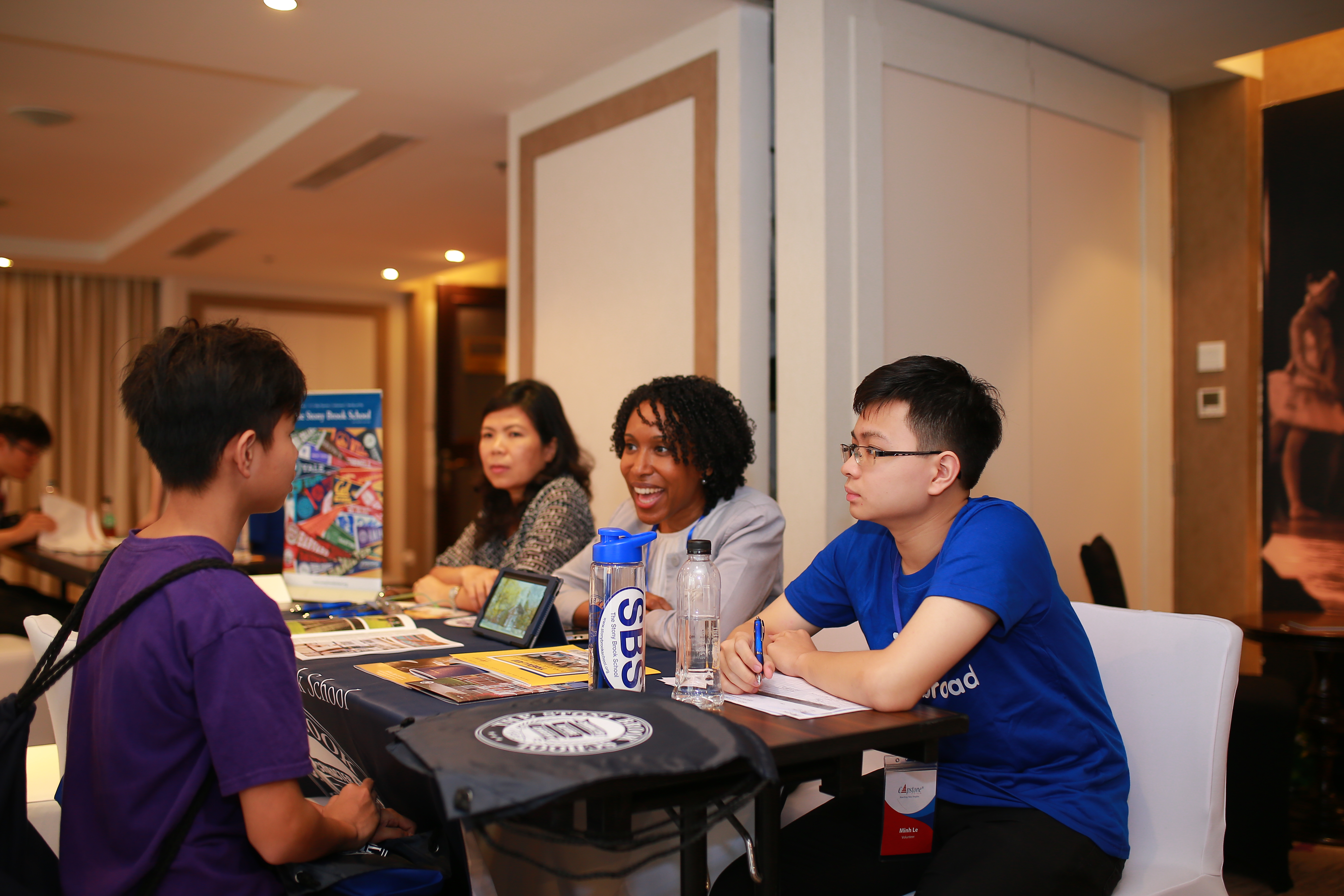 CAPSTONE VIETNAM TUYỂN TÌNH NGUYỆN VIÊN CHO TRIỂN LÃM GIÁO DỤC MÙA THU 2019
