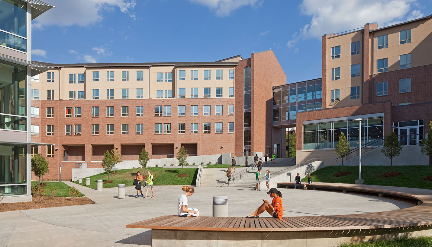 Ngôi trường 125 tuổi - Wichita State University có gì khiến bạn phải dừng chân