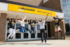 Tận hưởng khoảnh khắc sinh viên đẹp nhất tại đại học WISCONSIN - MILWAUKEE