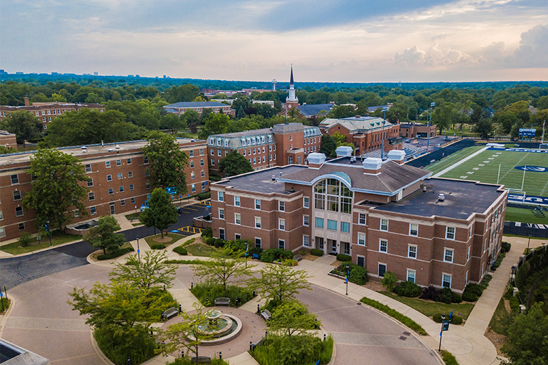 Chiếm trọn học bổng $5000 cho khoá học MBA tại đại học Elmhurst