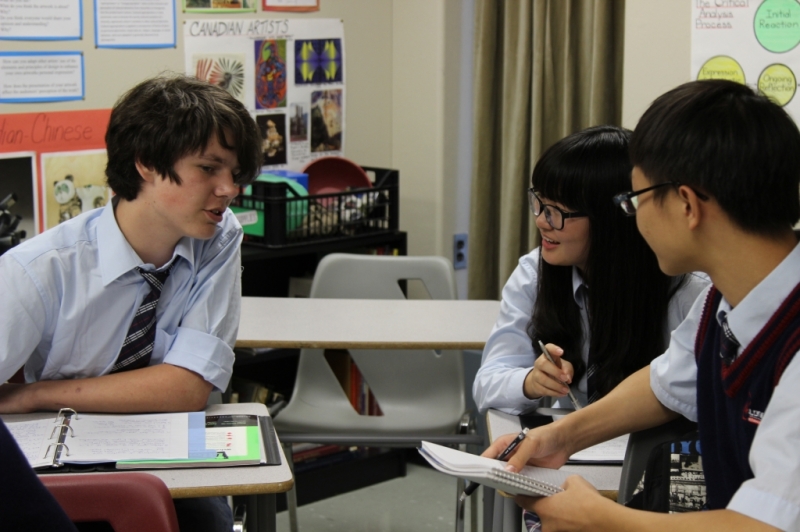 DU HỌC TỪ BẬC TRUNG HỌC - TẠI SAO KHÔNG