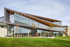 Cơ hội học bổng 100% tại Trent University (Canada)