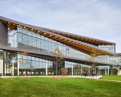 Cơ hội học bổng 100% tại Trent University (Canada)
