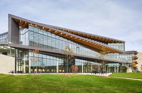 Cơ hội học bổng 100% tại Trent University (Canada)