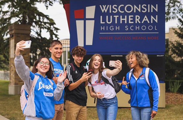 Phỏng vấn nhận ngay học bổng du học tại Wisconsin Lutheran High School - Nơi tạo ra thành công hơn nữa của bạn! 