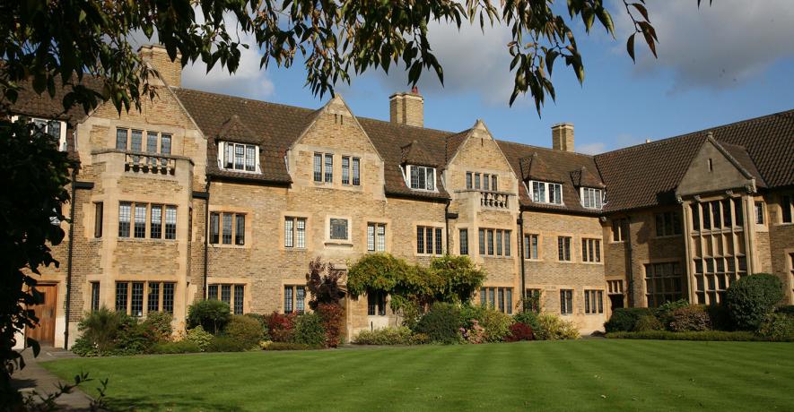 Săn học bổng với CARDIFF SIXTH FORM COLLEGE - Trường trung học đào tạo A-Level top đầu Anh Quốc