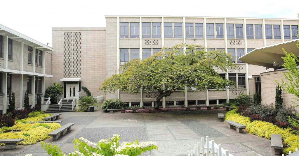 KENNEDY CATHOLIC HIGH SCHOOL - TOP 5 TRƯỜNG TRUNG HỌC TƯ THỤC TỐT NHẤT BANG WASHINGTON