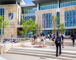 CHINH PHỤC GIẤC MƠ UNIVERSITY OF WISCONSIN VÀ TIẾT KIỆM TỚI $70,000 VỚI MADISON COLLEGE