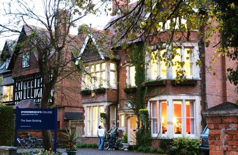 Gặp gỡ đại diện D OVERBROECK S COLLEGE - Trường trung học nội trú hàng đầu anh quốc