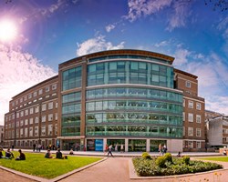 Những điều bạn cần biết về Dự bị Đại học tại Oncampus London, Anh