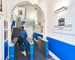 Guildhouse School - Đi học tại trung tâm thủ đô London với học bổng lên đến 50%