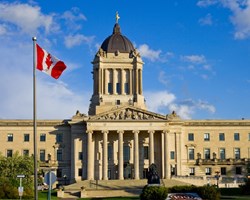 Canada thắt chặt quy định cấp Giấy phép việc làm cho Sinh viên quốc tế