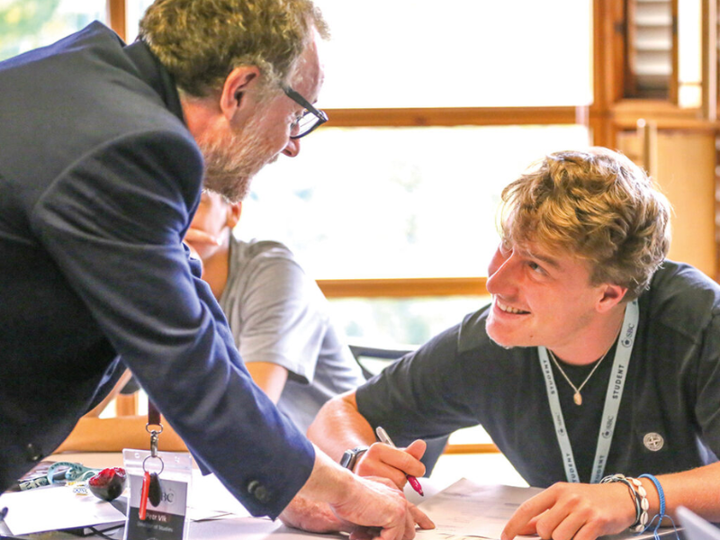 Dukes Education – Hệ thống giáo dục hàng đầu tại Anh dành cho học sinh quốc tế